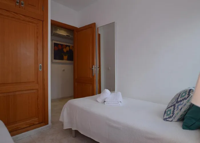 Luminoso A Pocos Metros De La Playa *